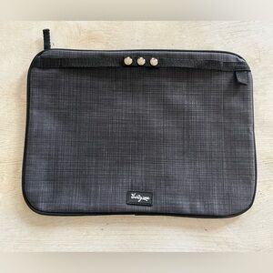 NWOT Thirty One Pocket-A-Tote, 758D Black Cross Pop Travel Bag